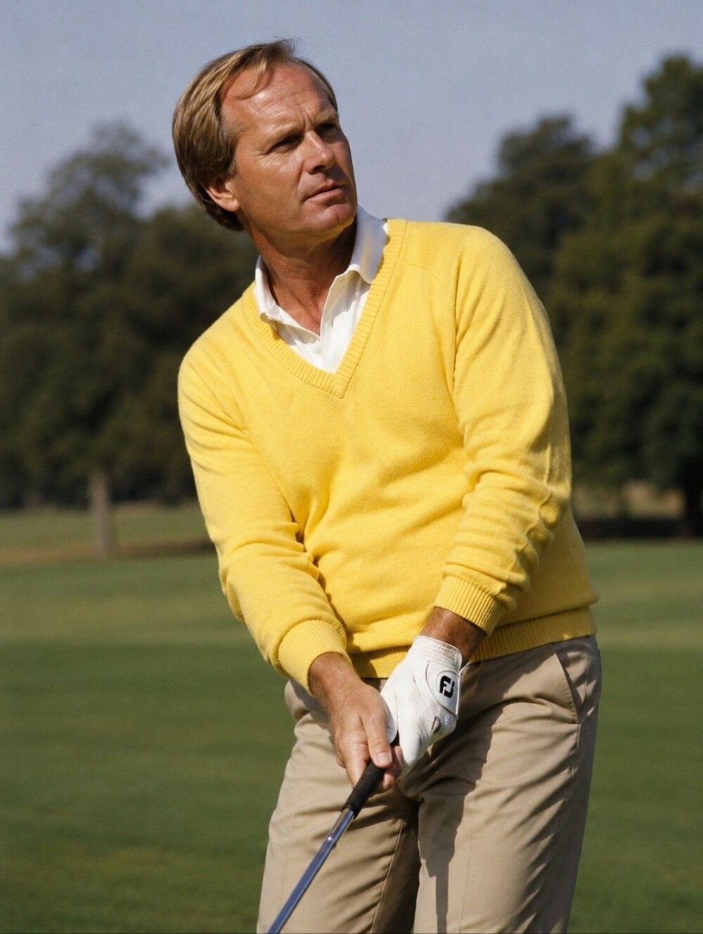 Jack Nicklaus Men's Yellow V-Neck Cotton Golf Sweater Size Medium